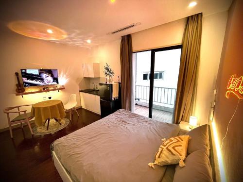 Ba Dinh Apartment | Charming Room Near Center & West Lake - Pet-Friendly Stay