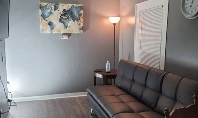 Lansing Apartment | Relaxing Downtown Apt by Lugnuts Stadium with Kitchen