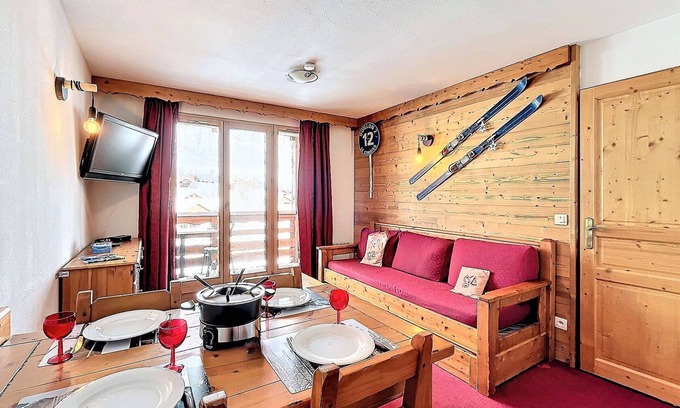 La Toussuire Apartment | Cozy Apartment La Toussuire with Pool and Spa Amenities