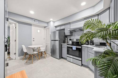Gayborhood Apartment | Delightful Cozy Apt in Center City with Hot Tub