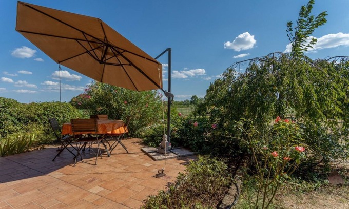 Gonars Apartment | Inviting Apartment with Terrace and Private Parking