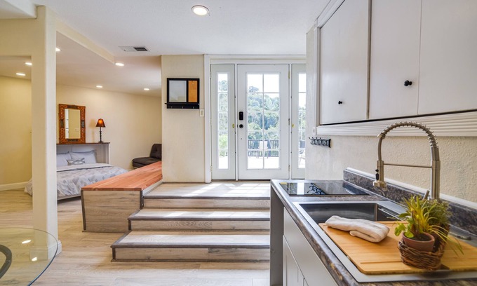 Aptos Apartment | Inviting Aptos Studio - Close to Seacliff State Beach!