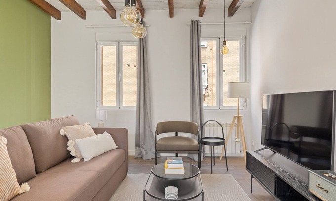 Moncloa - Arguelles Apartment | Charming Argüelles 1BR Near Plaza España with Kitchen