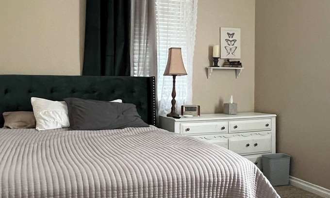 Gilbert House | Inviting AZ Bed & Bath: Ideal for Family Getaways