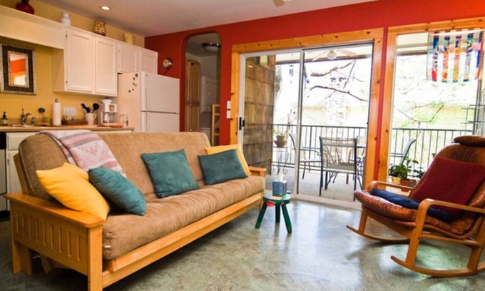 Barton Hills Apartment | Charming Barton Hills Studio | Close to Zilker Park & Family-Friendly