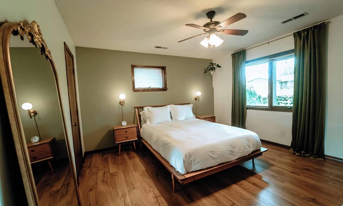 Rogers Apartment | Cozy Basement near Walmart AMP