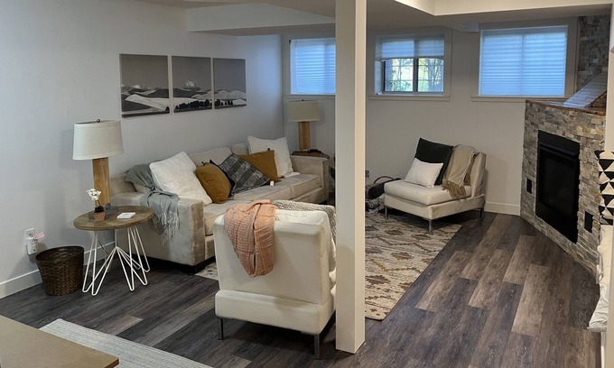 Cedarbrae House | Pet-Friendly Basement Suite with Fireplace – Rated 10/10