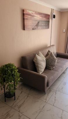 Eikenbosch Apartment | Budget-Friendly Cozy Batchelor Labiance with Spa & Breakfast