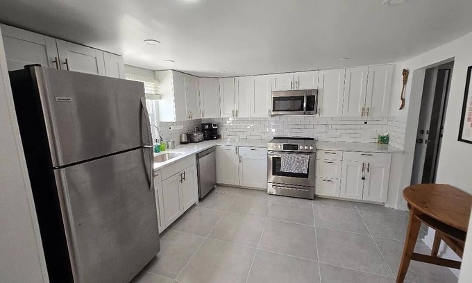 West Haven Apartment | Cozy Beach Apartment Just 2 Blocks from the Ocean