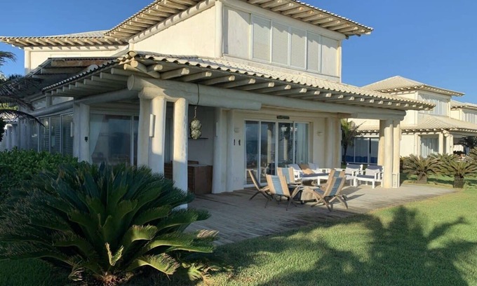 Manguinhos Villa | Charming Beach House Retreat in Búzios with Spa & Kitchen