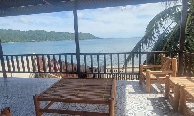 Guindulman House | Cozy beach house with a view