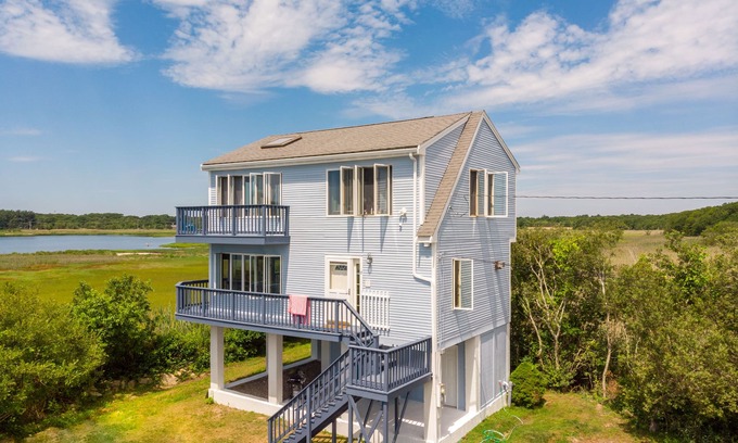 Fairhaven House | Beach House Retreat with Spectacular 270° Ocean Views