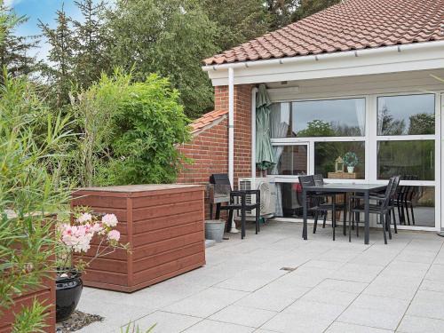 Blavand Strand House | Cozy Holiday Home for 4 in Blåvand - Family Friendly Getaway