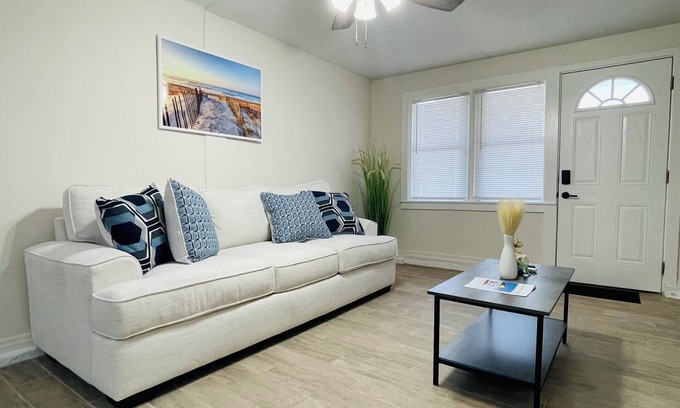 Holly Hill Apartment | Cozy Beach Town Getaway 5 Minute Drive From The Beach