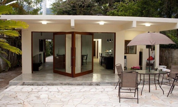 Pereque-Mirim House | Beachfront Retreat with Pool, Terrace & Barbecue
