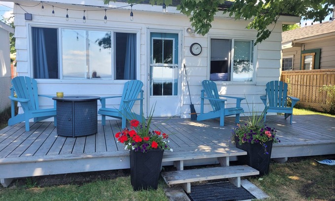 North Bay Cottage | Beachfront Cottage with Ocean View and Spa - Rated 10/10