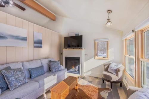 Tofte Apartment | Inviting Bear Den with Sauna, Fireplace & High Review Score