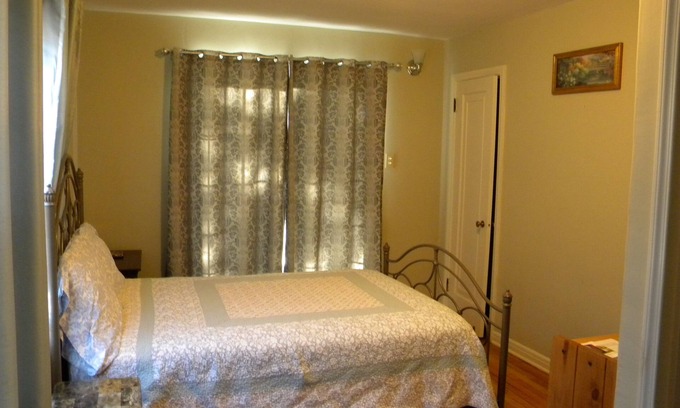 Kenosha House | Charming Bedroom with Lake Michigan View & Private Entrance