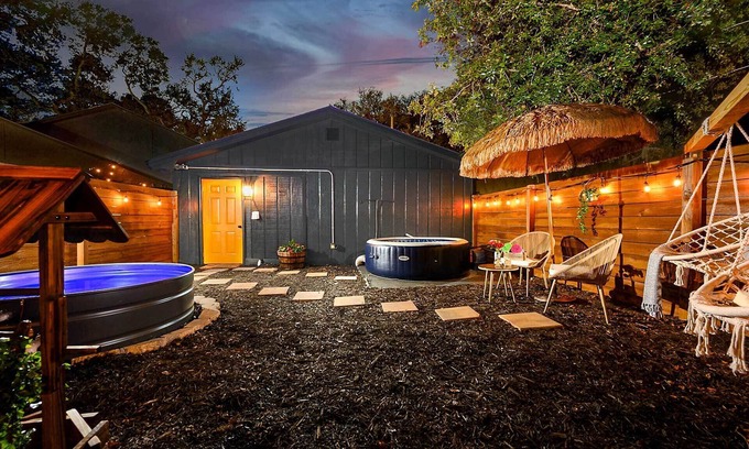 Limona Improvement Apartment | Inviting Brandon Guest Studio with Pool & Hot Tub Access