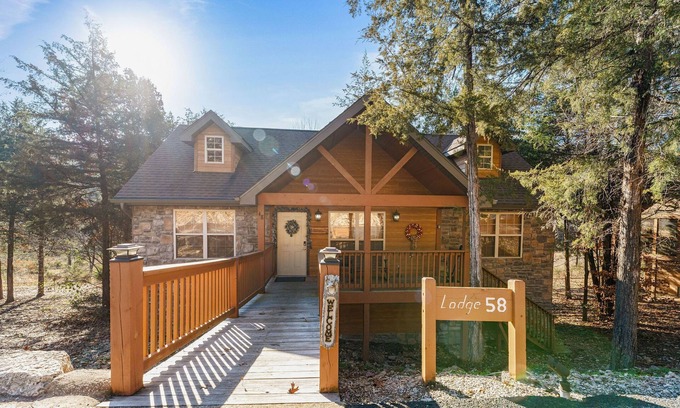 Branson West Cabin | Inviting Branson West Cabin with Pool & Spa Amenities