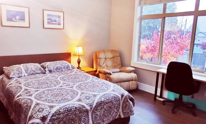 Coquitlam Apartment | Bright and Private Room with Kitchen & Breakfast Included