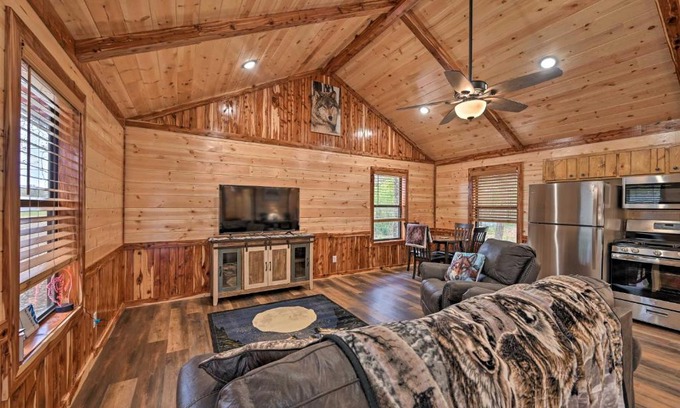 Broken Bow House | Pet-Friendly Cabin Near Lukfata Creek - Rated 9.9/10!