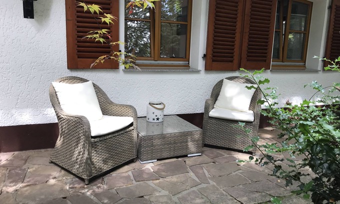 Ohligs House | Pet-Friendly Bungalow with Breakfast in Prime Location