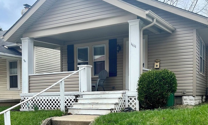 Springfield House | Charming Bungalow with Ocean View Near Downtown Wittenberg