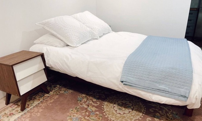 Cabbagetown Apartment | Cozy Cabbagetown Suite in historic Victorian neighbourhood