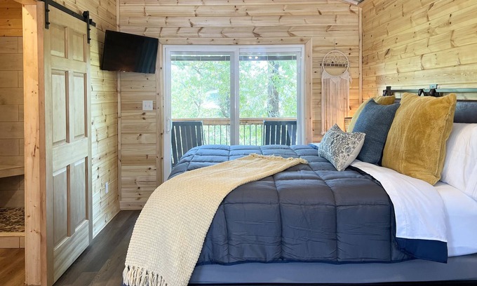 Rockwell Cabin | Cozy Cabin 4 - A Romantic Forest Retreat