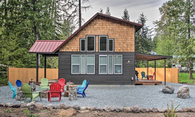 Paradise Estates Cabin | Warm Cabin Retreat - 5 Miles from Mt Rainier National Park