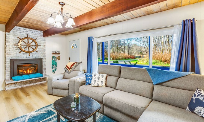 Copalis Beach Cabin | Inviting Cabin Near Copalis Beach with Pet-Friendly Amenities
