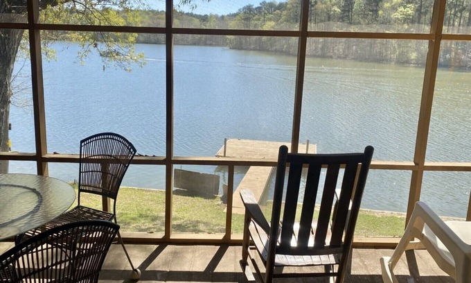 Alexander City House | Idyllic Cabin Retreat on Beautiful Lake Martin - Guest Rated 9.8