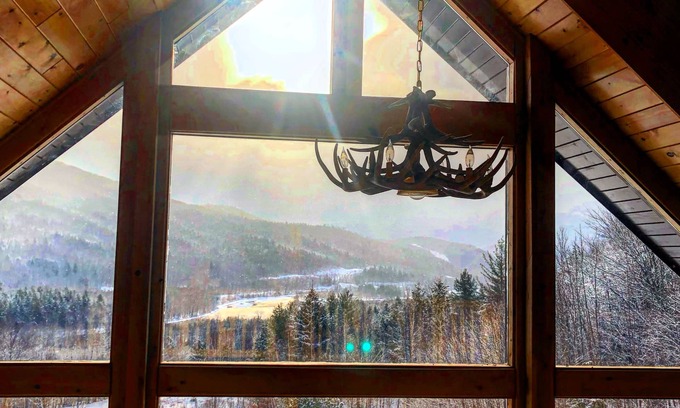 Gorham Ski Chalet | Pet-Friendly Cabin Getaway Near the White Mountains