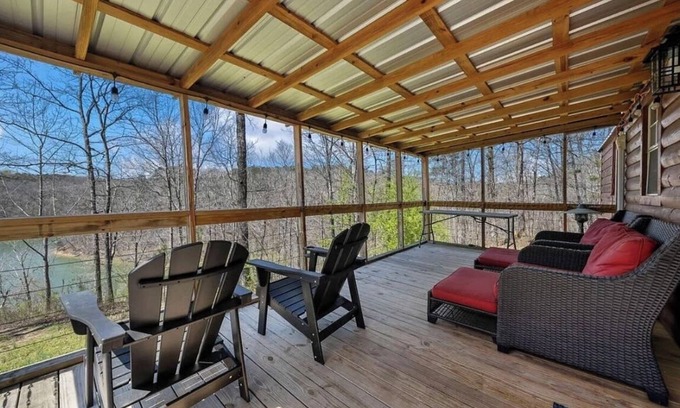 Crane Hill Cabin | Cozy cabin in beautiful Crane Hill with AC. Steps to Lewis Smith Lake.