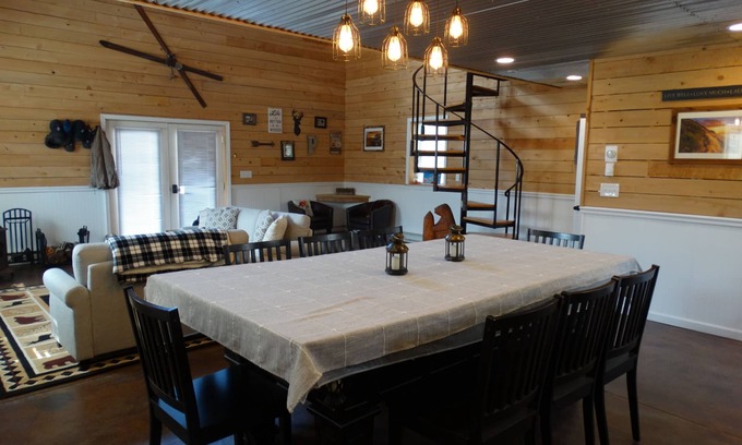 Millerton House | Idyllic Cabin Retreat with Pool Table & Pet-Friendly Amenities