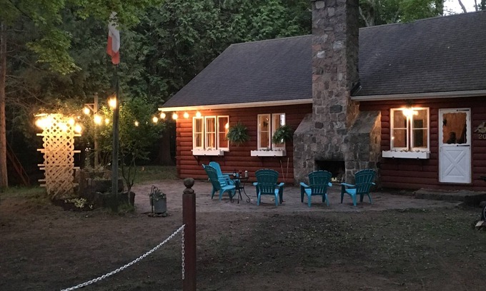 Saugeen Shores Cabin | Beachside Cabin with Ocean View - Guest Rated 9.4/10