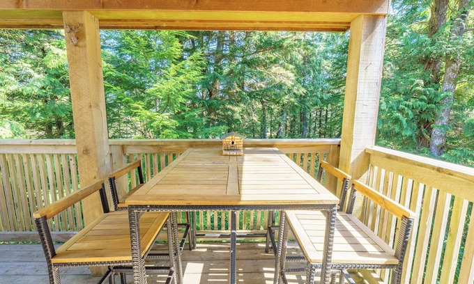 Ucluelet Cabin | Cozy Cabin Near Wild Pacific Trail & Beaches! The Squid Shack