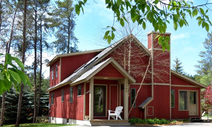 Thompsonville Cabin | Charming Cabin Retreat at Crystal Mountain Resort