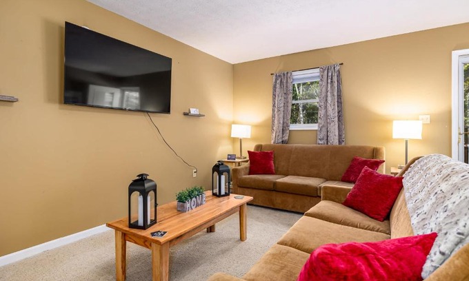 Mount Jackson House | Inviting Cabin near Bryce Resort - Pet and Child Friendly