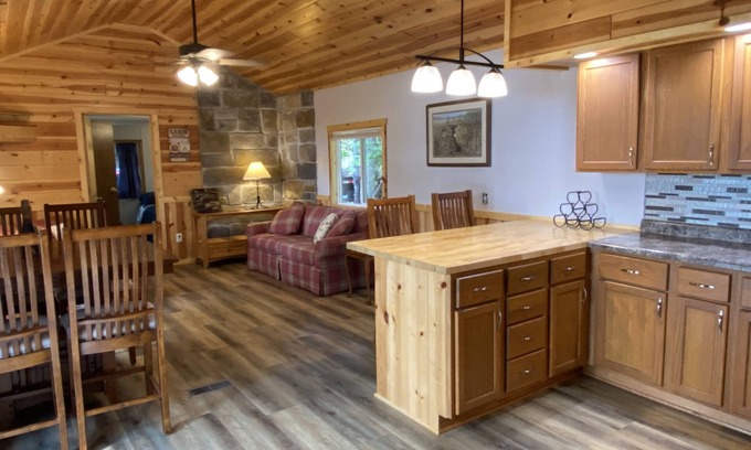 Lake Tomahawk Cabin | Inviting Cabin by the Lake with Breakfast & Trails Access