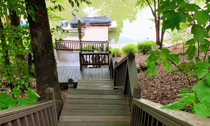 Dadeville Cabin | Idyllic Lake Martin Cabin Near Auburn Football and More