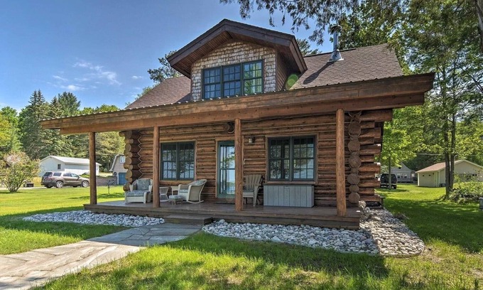Kalkaska Cabin | Inviting Cabin Retreat with Lake View & Family Amenities