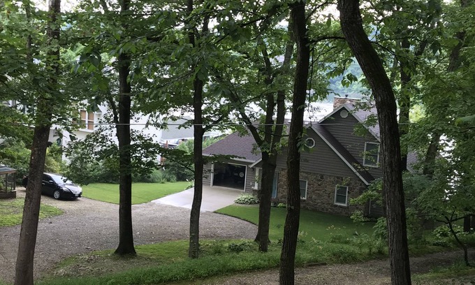 Rocky Mount Cabin | Charming Retreat by the Lake: Ideal for Couples Getaways