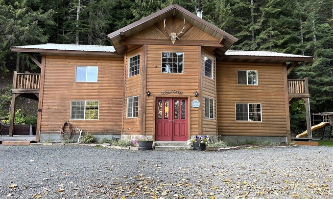Santa House | Cozy Retreat at "Shadowy St Joe" - Pet Friendly & Ocean View