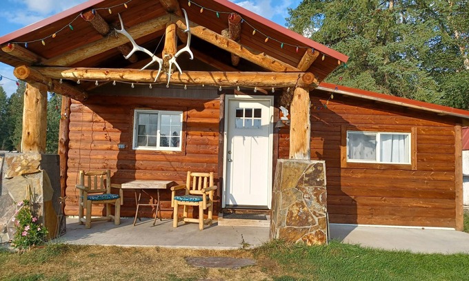 Columbia Falls Cabin | Charming Cabin Retreat: Private, Unique & Near GNP