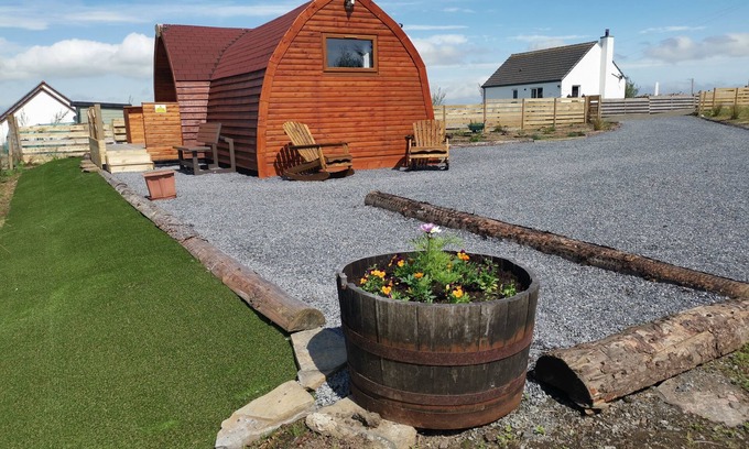 Spittal Cabin | Explore Achmeney Glamping Pod: Perfect for Families & Pets!