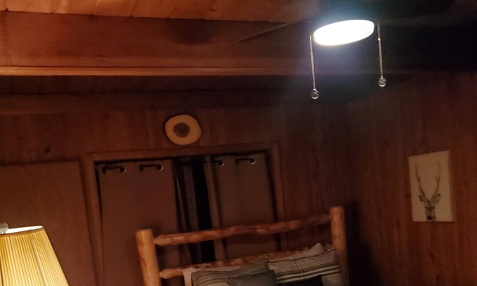 Woodland Drives Cabin | Cozy Cabin Surrounded by Nature