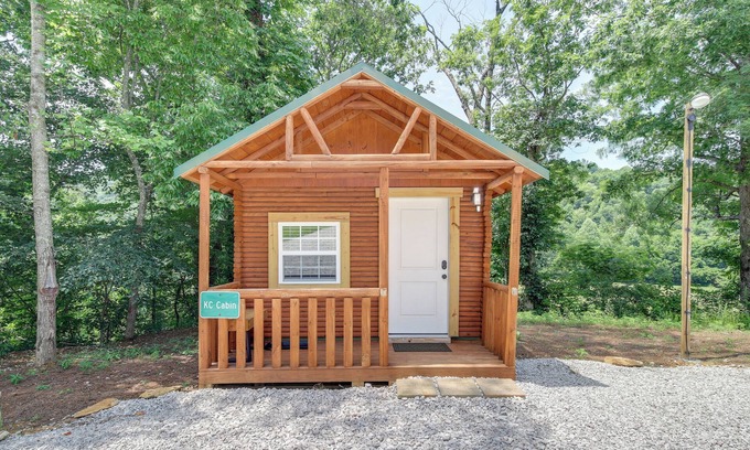 Huntsville Apartment | Inviting Cabin with Direct ATV Access & Mountain Views