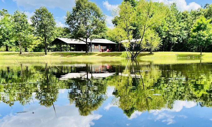 Murfreesboro Cabin | Inviting Cabin with Private Pond & Firepit Near Nature